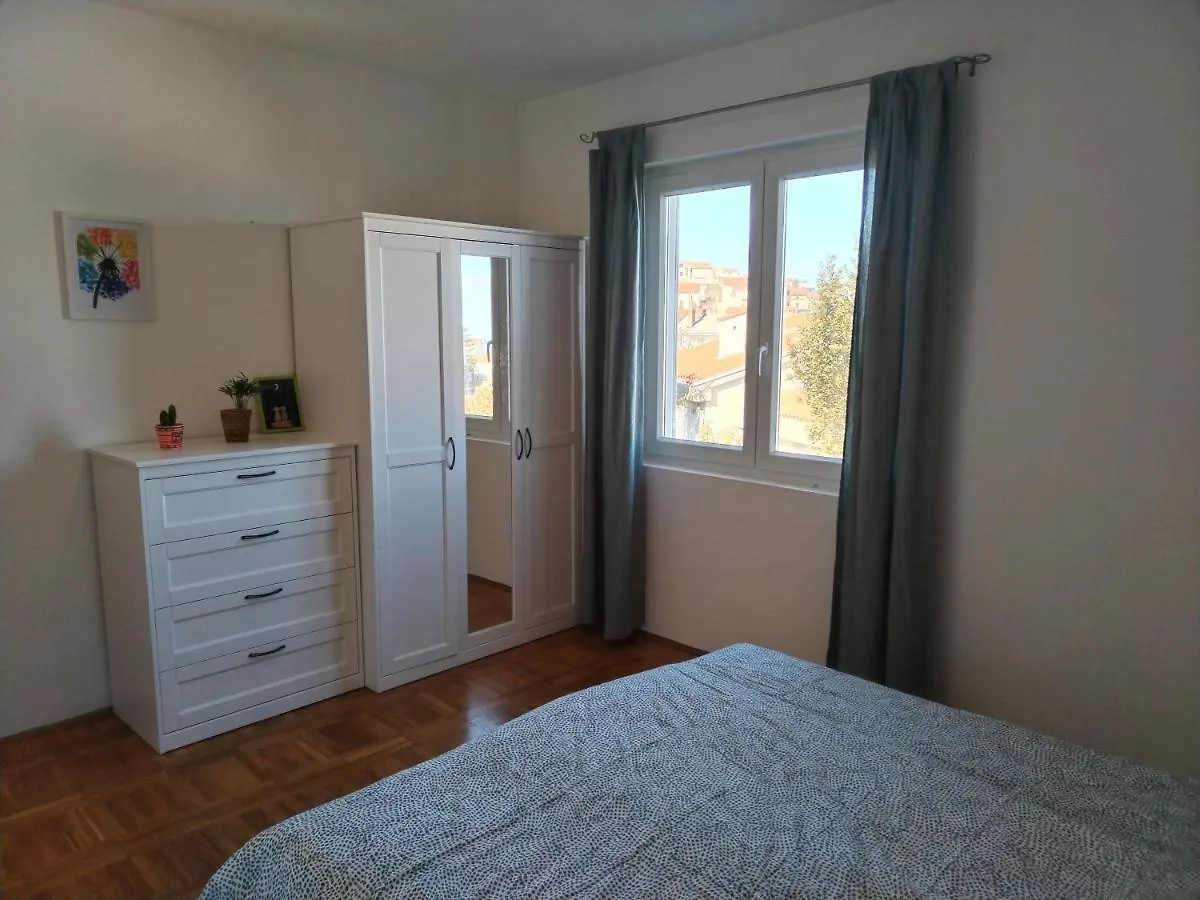 Island Bliss - 150 M From The Beach, With Sea View Apartment Vrbnik
